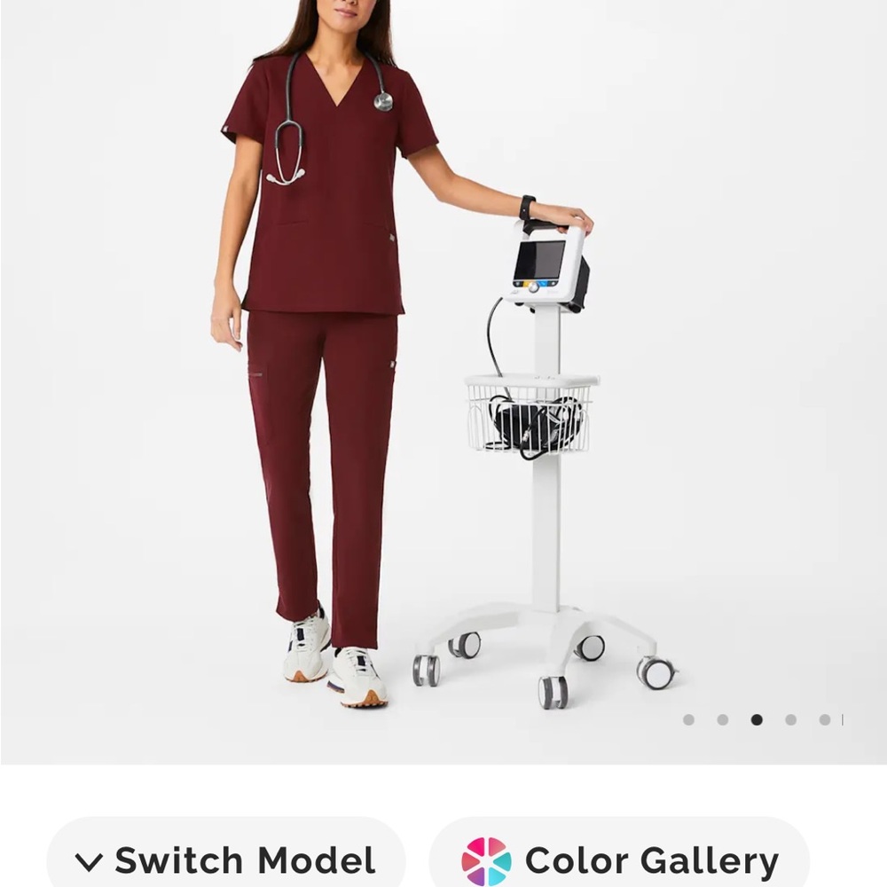 Figs Casma Burgundy scrub top Women's V-Neck Scrub Top two pockets EUC looks new - Picture 4 of 8